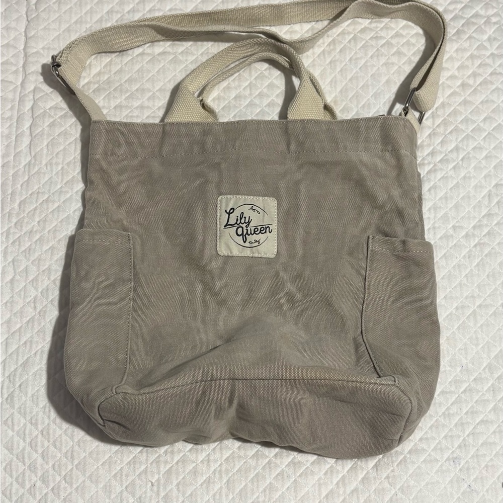 Lily Queen Canvas Tote With Adjustable Strap in Light Taupe